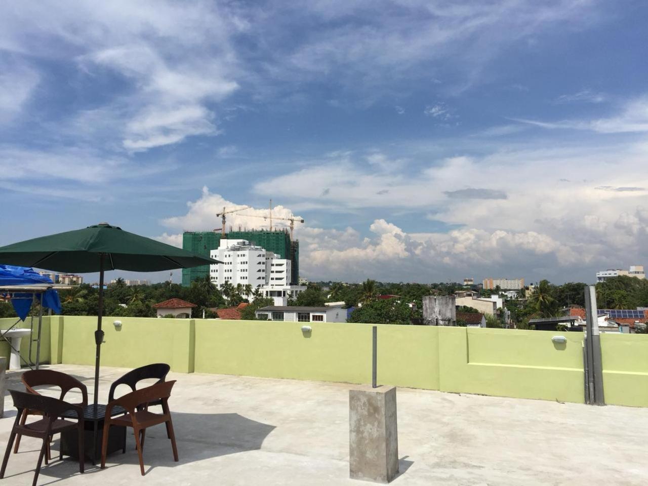 5 @ Rodney Place Bed and Breakfast Colombo Esterno foto